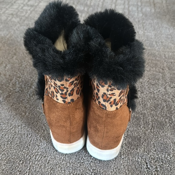 Leopard Snow Boots/Sneakers - Picture 5 of 7